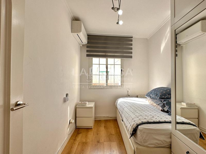 Foto 05b736a7-923a-4224-9d7f-98bc49321fe7. Piso en Centre Santa Coloma de Gramenet