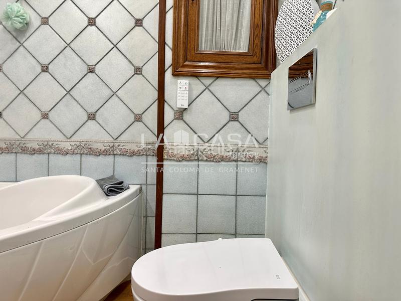 Foto 8404b9de-da05-4300-b5a1-acbf49ca115a. Piso en Centre Santa Coloma de Gramenet
