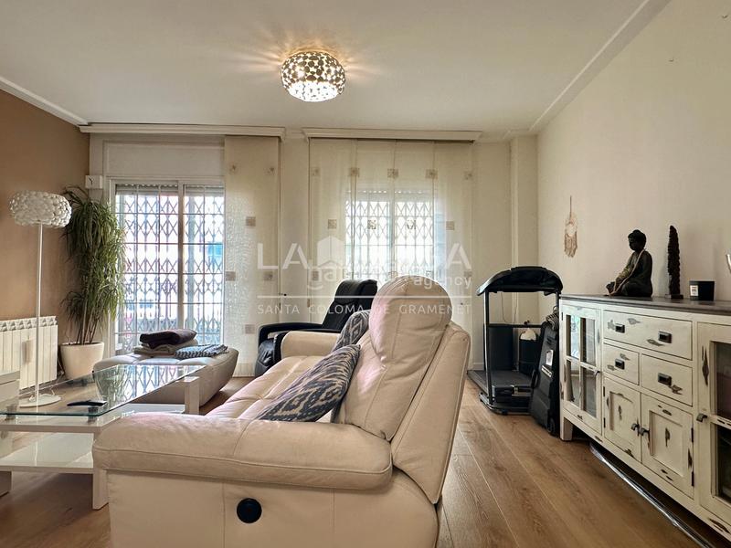 Foto bd0684b2-b573-4535-970d-0fbe468c3238. Piso en Centre Santa Coloma de Gramenet