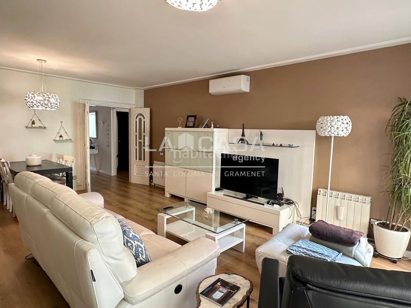 Foto ec0bf77a-8e3f-49c8-8aa8-ea93a9be0d11. Piso en Centre Santa Coloma de Gramenet