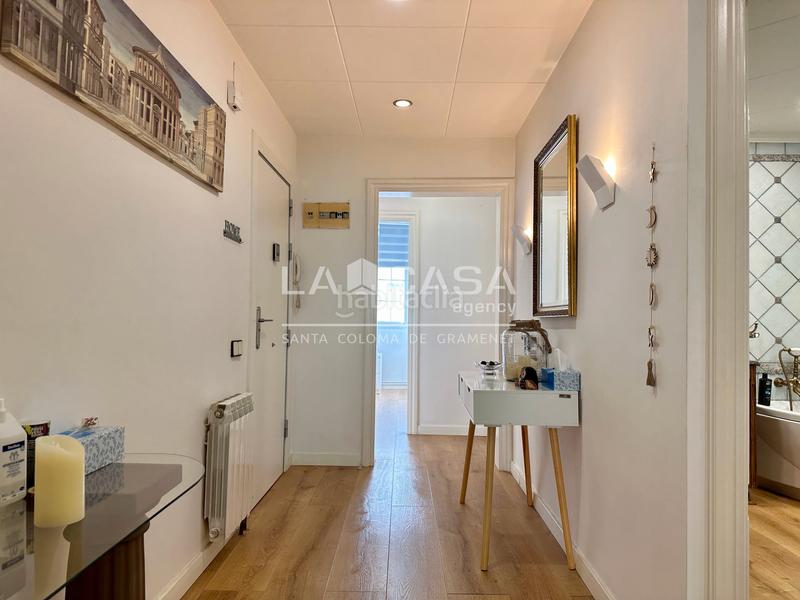 Foto f90f0f70-9f72-4b33-955d-444362a41af6. Piso en Centre Santa Coloma de Gramenet