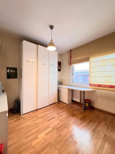 Foto d478973d-b686-4c6f-869e-0186e7f227a4. Chalet en El Camp de l´Arpa del Clot Barcelona