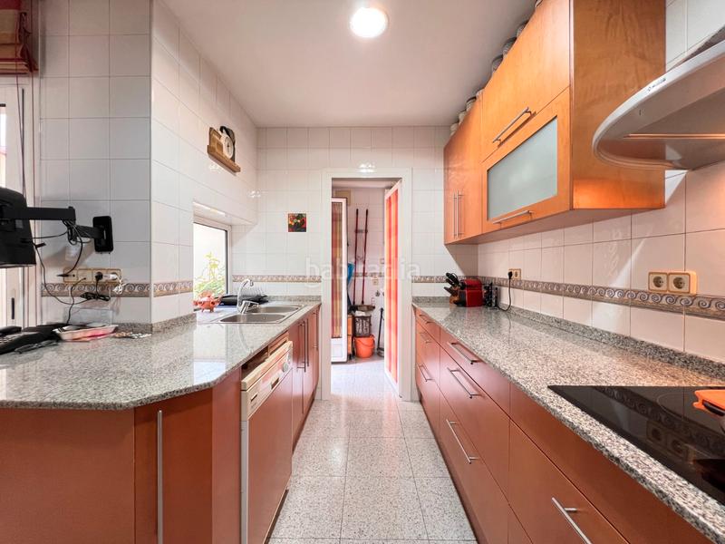 Foto 51007052-ad81-4a73-8337-896b0b0c1496. Chalet con riscaldamento in El Camp de l´Arpa del Clot Barcelona