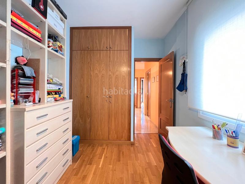 Foto b656ff31-96ea-4071-819d-3506521ffd0c. Chalet con riscaldamento in El Camp de l´Arpa del Clot Barcelona
