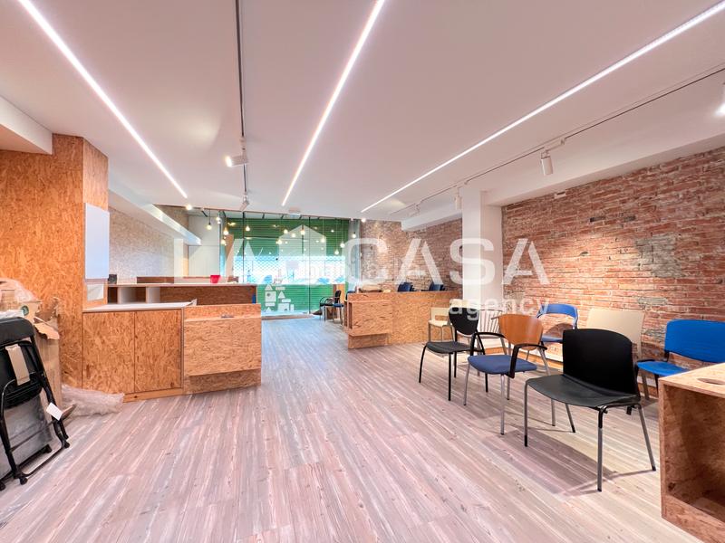 Foto 73c6ca5a-116a-47bb-b5f8-e3e8d1543a95. Local comercial a Gorg Badalona