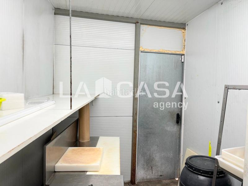 Foto 1ef03d91-3c80-4cdd-a333-4b1e76c3ba18. Local comercial en La Salut Badalona