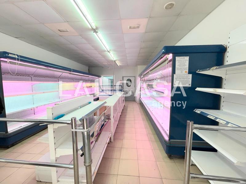 Foto 1c5ea205-4c56-4bf0-8358-25d05c323dea. Local commercial dans La Salut Badalona