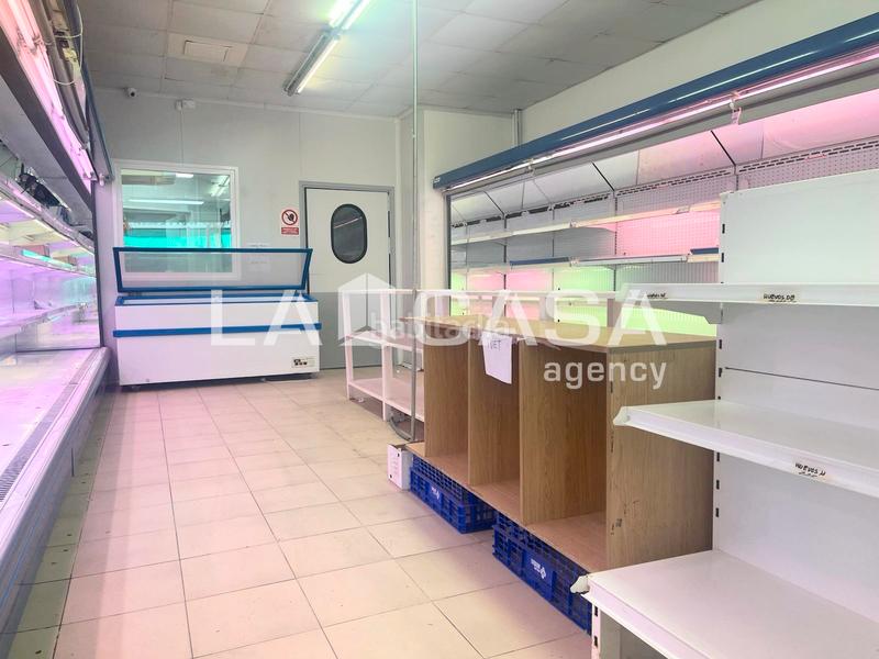 Foto 5756982d-2dcb-4774-855e-ddb7abd997bd. Locale commerciale in La Salut Badalona