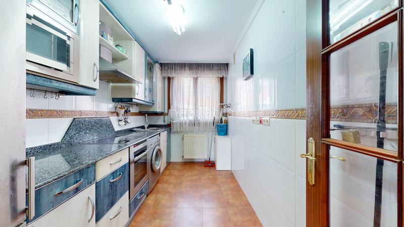 Foto c5d7fd4a-9cc0-4570-81b7-84ceac1392f0. Appartamento con riscaldamento parcheggio in Bagatza - S. Vicente Barakaldo
