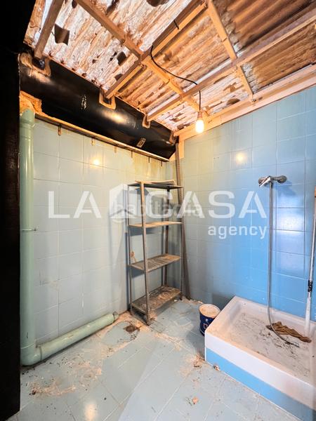 Foto f475b530-2549-44c5-9b3d-1c79e77da5d0. Local comercial a Llefià Badalona