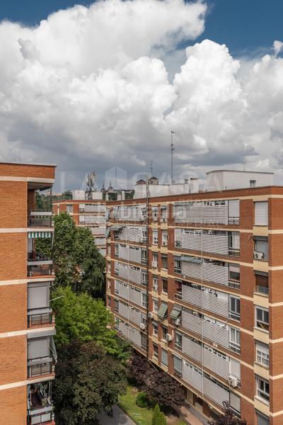 Foto 8f4b7175-acd3-4f34-869f-519c3a9ea518. Piso en Casa de Campo Madrid