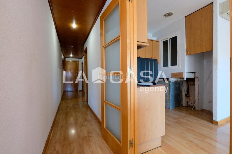 Foto 219b0c2a-219a-4b69-b5a0-3da298299778. Piso en Navas Barcelona