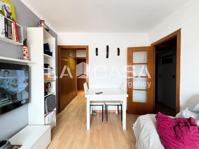 Foto ab13d298-2cd1-440c-9db4-388db51cc8b3. Piso en Artigues Badalona