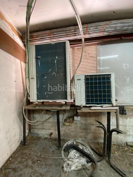 Foto eb9348cc-490f-49a9-bc12-95a445a5d088. Local comercial en El Camp de l´Arpa del Clot Barcelona