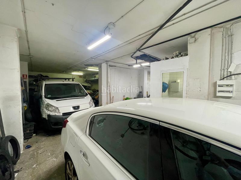 Foto c31c8965-24ef-48cf-b2e7-b3d4c846d211. Local comercial a Llefià Badalona