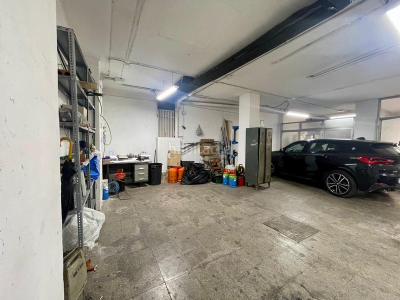 Foto fee36243-8738-483e-9dfb-b4069e8e3455. Local comercial a Llefià Badalona