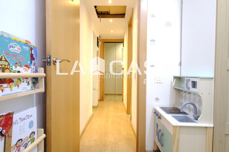 Foto 7ab27d1d-35d9-4f76-bf81-04b2a2ed37f7. Piso en Vilapicina - Torre Llobeta Barcelona