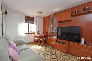 Pis a Can Vidalet. Vivienda ideal en el corazón de can vidalet con balcón y ascenso