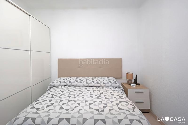 Foto 2d852382-4f3d-46de-b413-f3709604b967. Piso vivienda ideal en el corazón de Can Vidalet con balcón y ascensor! en Esplugues de Llobregat
