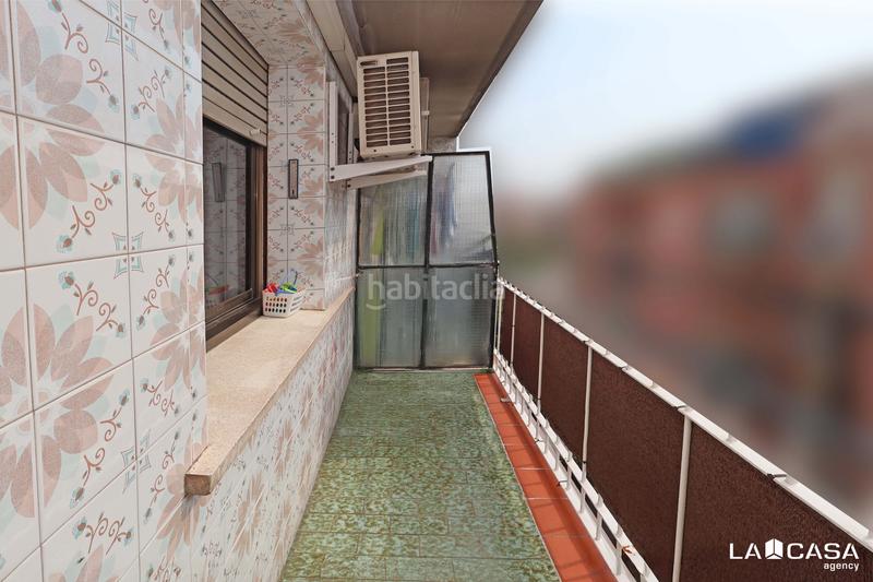 Foto 418c8c5f-fb8e-4a08-a9be-c3bad760a934. Piso vivienda ideal en el corazón de Can Vidalet con balcón y ascensor! en Esplugues de Llobregat
