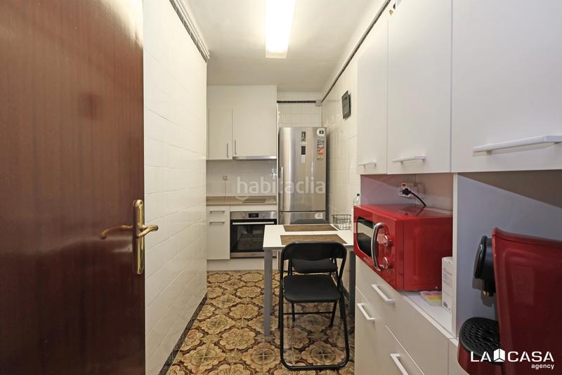 Foto 47d24225-c81c-443b-9526-e5806a5cca98. Piso vivienda ideal en el corazón de Can Vidalet con balcón y ascensor! en Esplugues de Llobregat