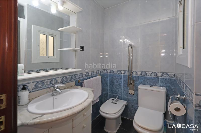 Foto 93cb7218-8686-4652-800d-c8d75c87dd98. Piso vivienda ideal en el corazón de Can Vidalet con balcón y ascensor! en Esplugues de Llobregat