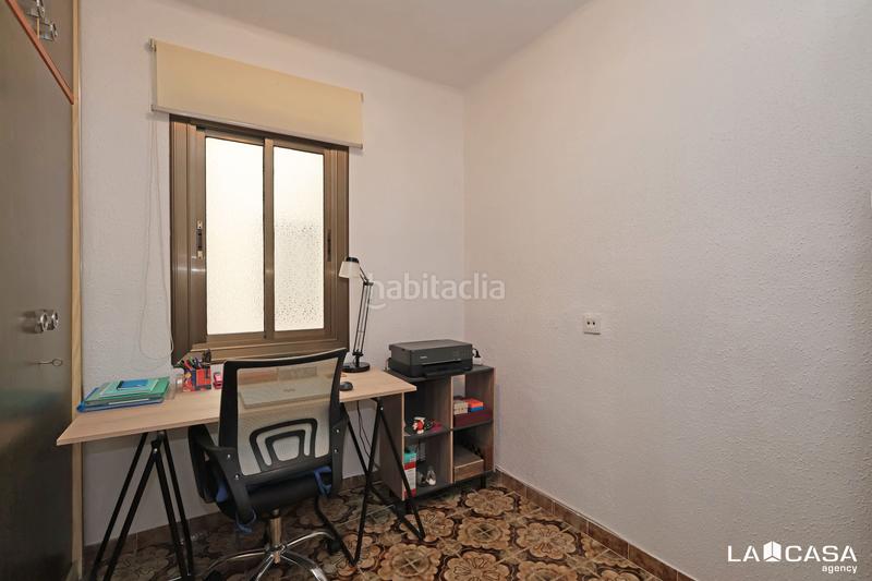 Foto a562b2c0-472b-4438-a5dc-de03760eb288. Piso vivienda ideal en el corazón de Can Vidalet con balcón y ascensor! en Esplugues de Llobregat