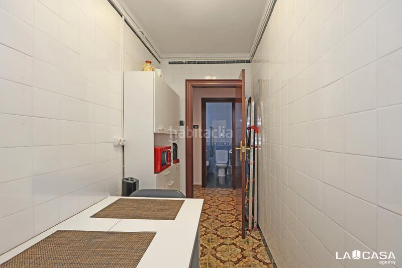 Foto f669006e-576c-4775-be43-a32014f3ece1. Piso vivienda ideal en el corazón de Can Vidalet con balcón y ascensor! en Esplugues de Llobregat