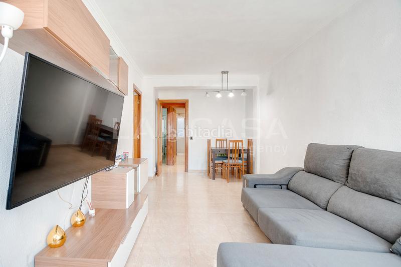 Foto fa5e94bd-f1de-4325-8dc3-6ccb444d35be. Appartamento con riscaldamento in La Verneda - La Pau Barcelona