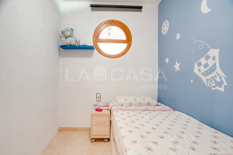 Foto ab86d8e3-52f4-450c-8f25-b3a32e79afb9. Piso en La Verneda - La Pau Barcelona