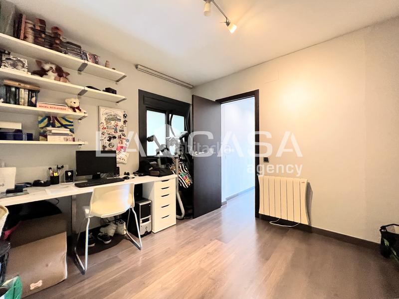 Foto 86a79d69-a8cf-4b08-8927-a71bfd456662. Piso en La Salut Badalona