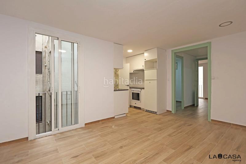 Foto 91451fb8-8581-4653-a25c-03946ee4c164. Piso en Raval Barcelona
