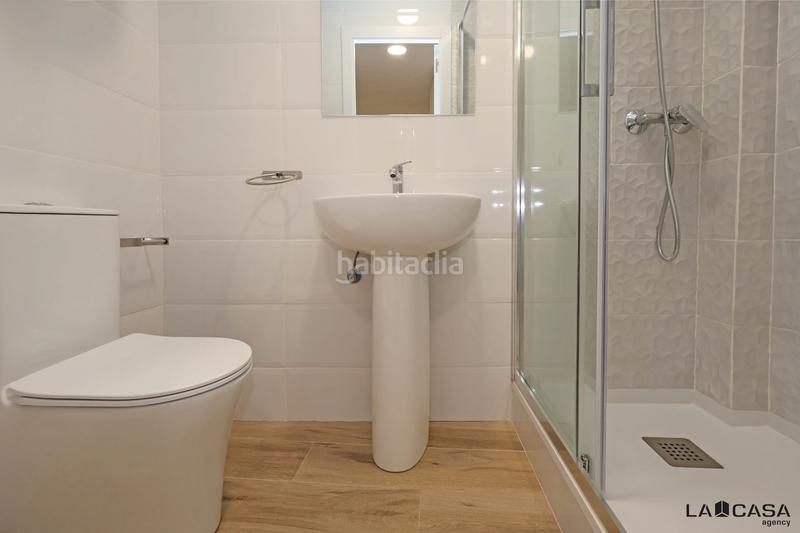 Foto a02f45f2-55a3-49d6-b530-4575dac358f3. Piso en Raval Barcelona