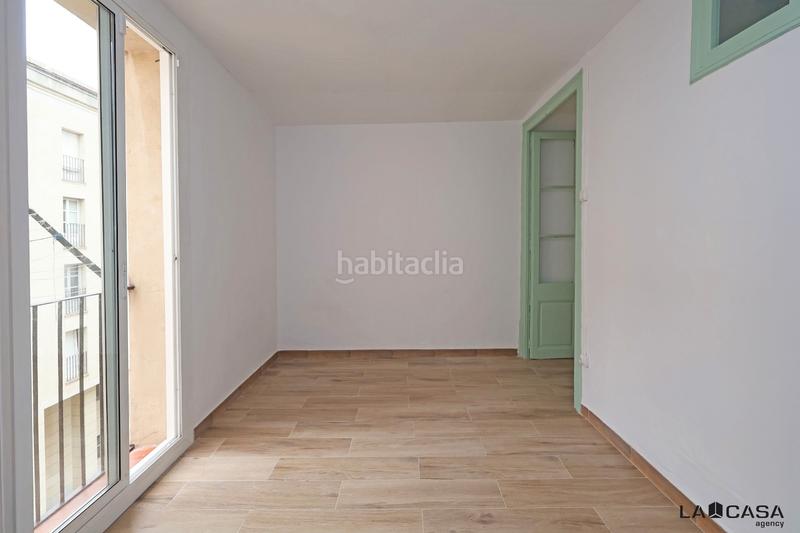 Foto df7b4bbd-1cd8-4035-b9f9-c3013b85c467. Piso en Raval Barcelona