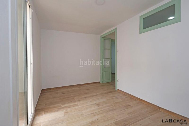 Foto ef32e6c1-8f45-49ca-9c23-a69e53063592. Piso en Raval Barcelona