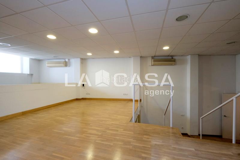 Foto 1f74b21b-9004-44ea-9d9d-2de461166406. Local comercial en Porta Barcelona