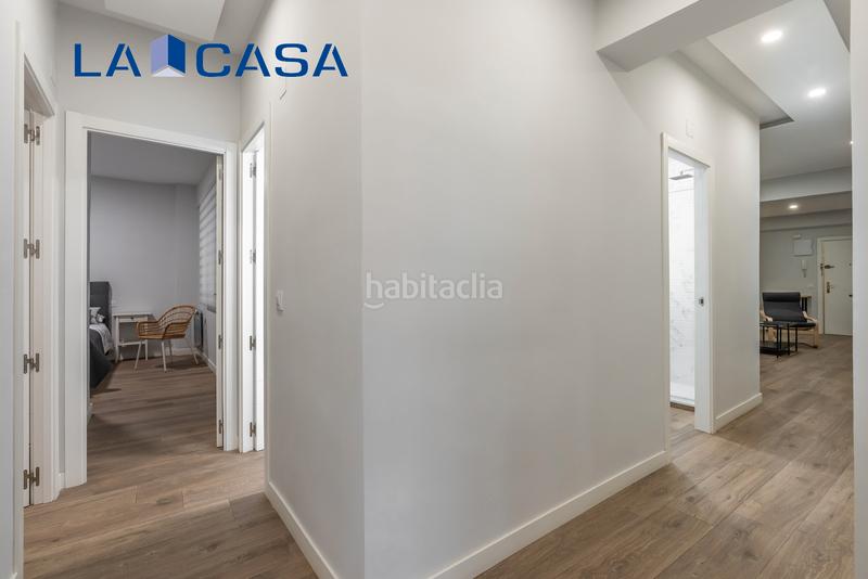 Foto f86cde1a-764f-47fc-8a62-fd5f9f6e6f70. Piso en Acacias Madrid