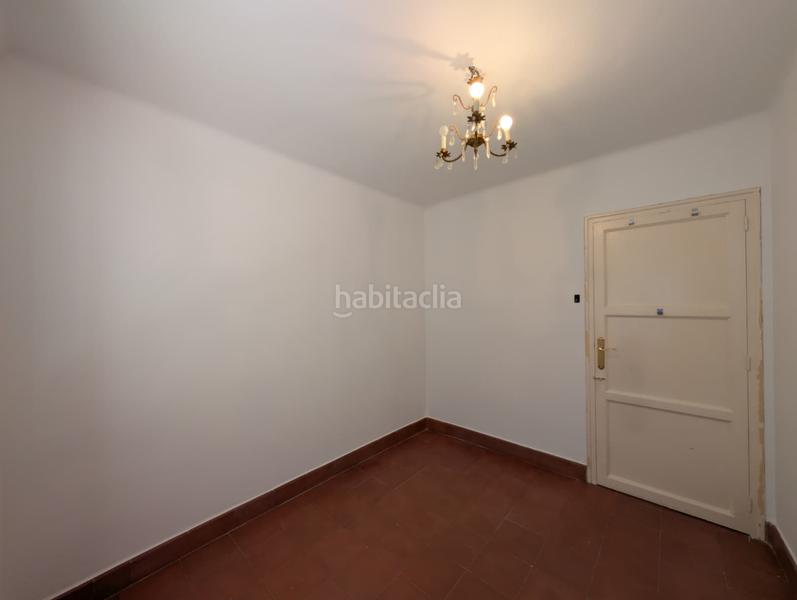 Foto 7cb17ce1-ad02-4fdc-bfb8-cd5c340cba04. Piso en La Gavarra Cornellà de Llobregat