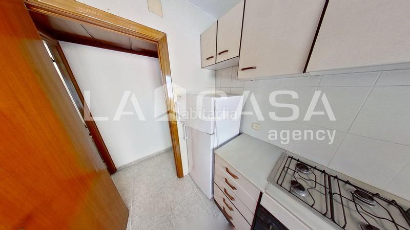Foto 083ff11d-0771-46e6-8ba4-6a248dae5f82. Piso en La Verneda - La Pau Barcelona
