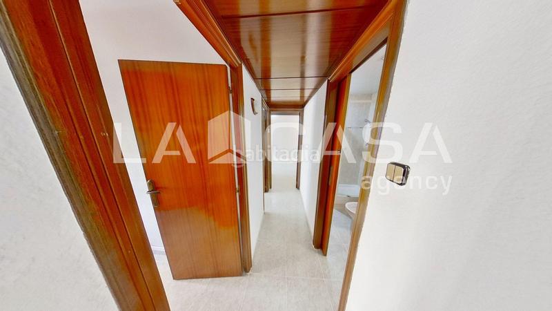 Foto e5cc80ea-ecb3-42fb-9419-dee78a7470ae. Piso en La Verneda - La Pau Barcelona