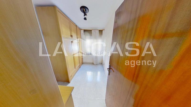 Foto e5d4b0f4-b81c-4093-8ff7-04838711d21d. Piso en La Verneda - La Pau Barcelona