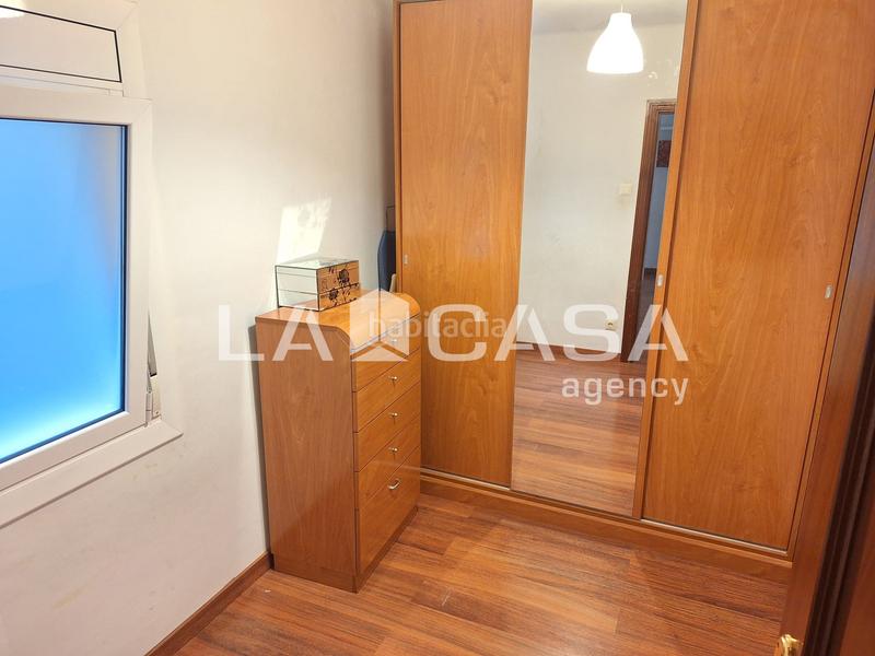 Foto 16586e27-c7a4-40af-bd75-b5a3be278ad2. Piso en El Raval Santa Coloma de Gramenet