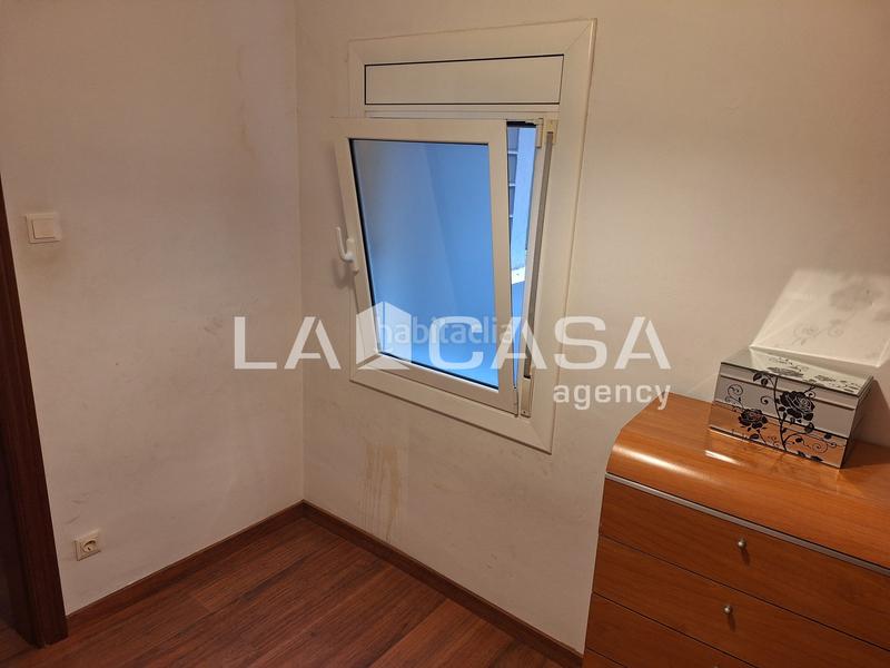 Foto c4f45230-ec98-45dc-af9c-337f930e4189. Piso en El Raval Santa Coloma de Gramenet