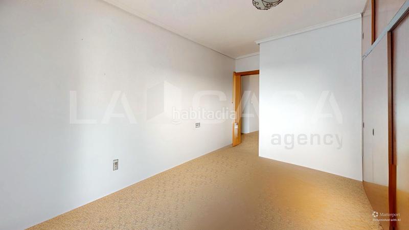 Foto b8eeabe5-00ba-44df-a861-3fe66e2cc897. Flat with parking in Aiora Valencia