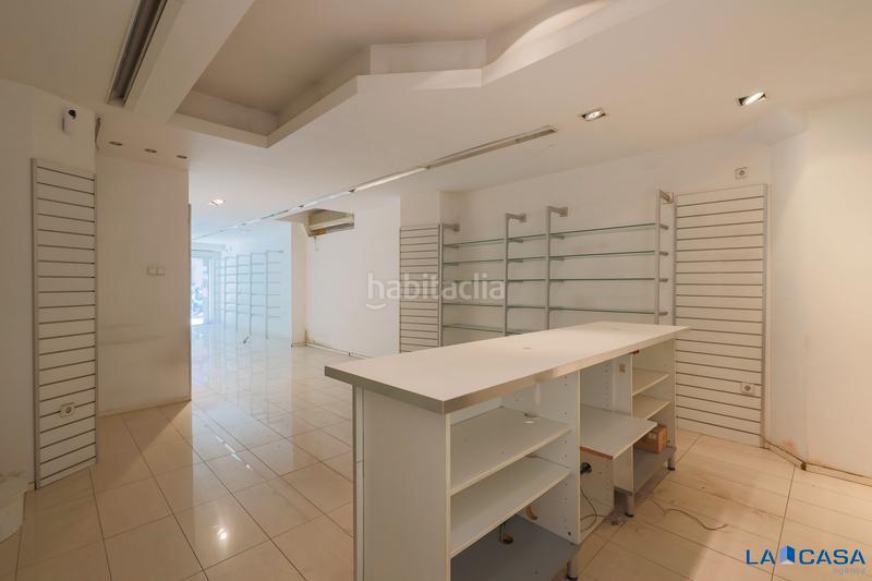 Foto 1b2d505d-5e25-45e5-b45e-4101f01c8dbb. Local comercial en La Bordeta Barcelona