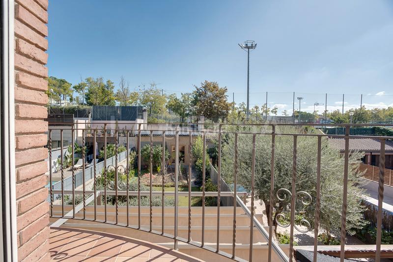 Foto 23769ec2-6398-4528-80a2-65f5e14878e7. Casa a schiera con riscaldamento parcheggio in Font Verda Granollers