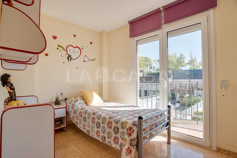 Foto a1586fbb-4f05-4281-89a8-e98605a27e0f. Casa a schiera con riscaldamento parcheggio in Font Verda Granollers