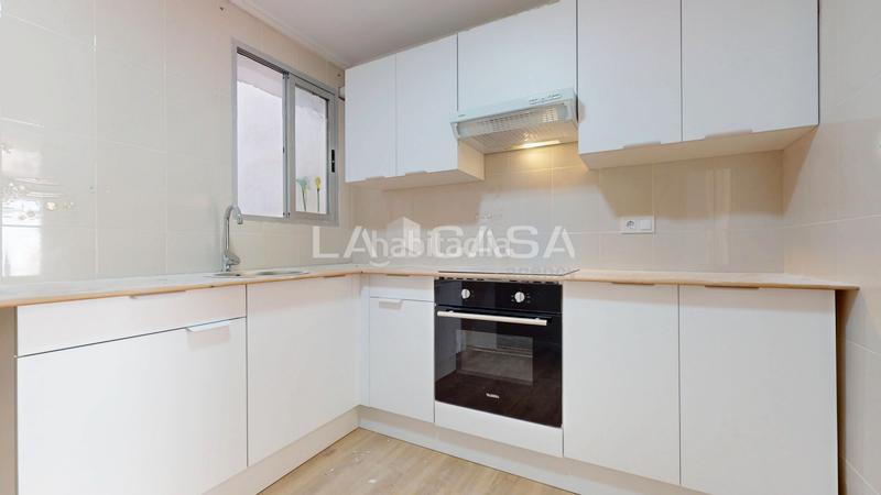 Foto 59950a51-f0c9-42c7-8cbf-830fb68facb0. Etagenwohnung in Natzaret Valencia