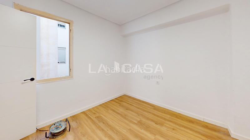 Foto cc0da7b1-cf20-43c5-b15f-32e203728845. Etagenwohnung in Natzaret Valencia