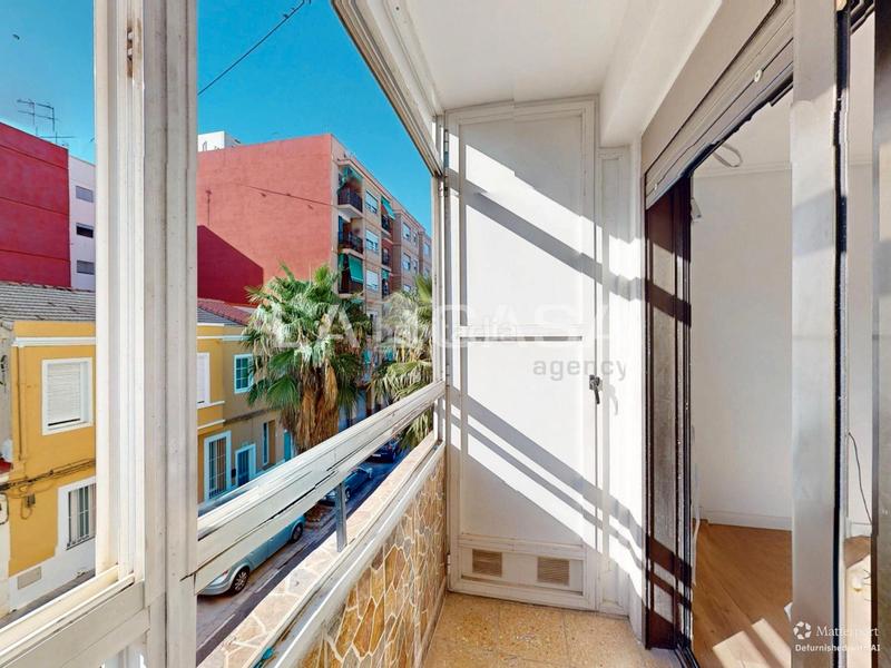 Foto 0fe8e9ff-adb8-40d3-9153-7aa3ed14d2d7. Pis a Natzaret Valencia